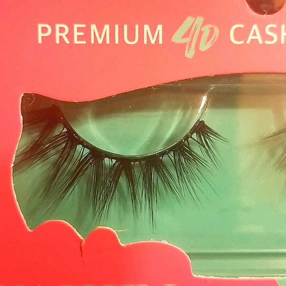 Cashmere 4D Lashes - Barbie - Picture 2 of 3